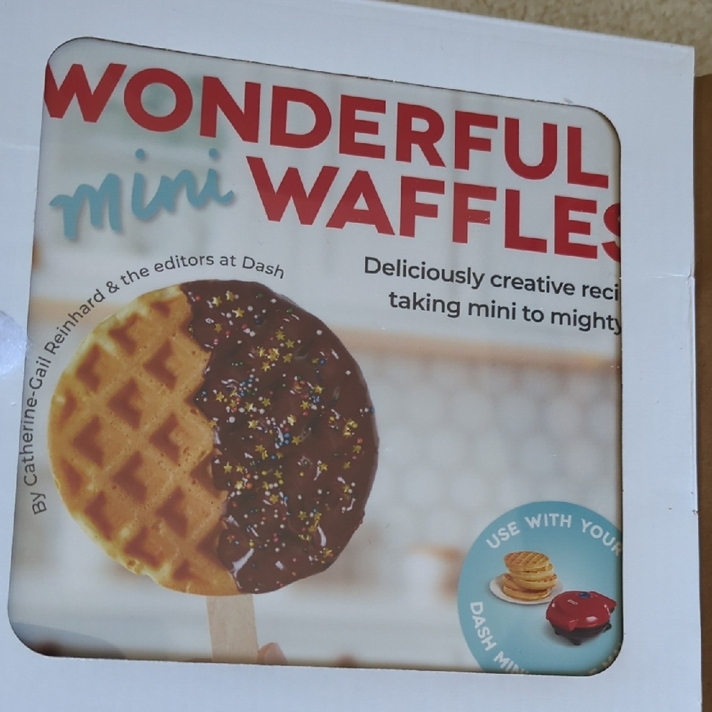 Dash Gingerbread Mini Waffle Maker Gift Set - Picture 6 of 9